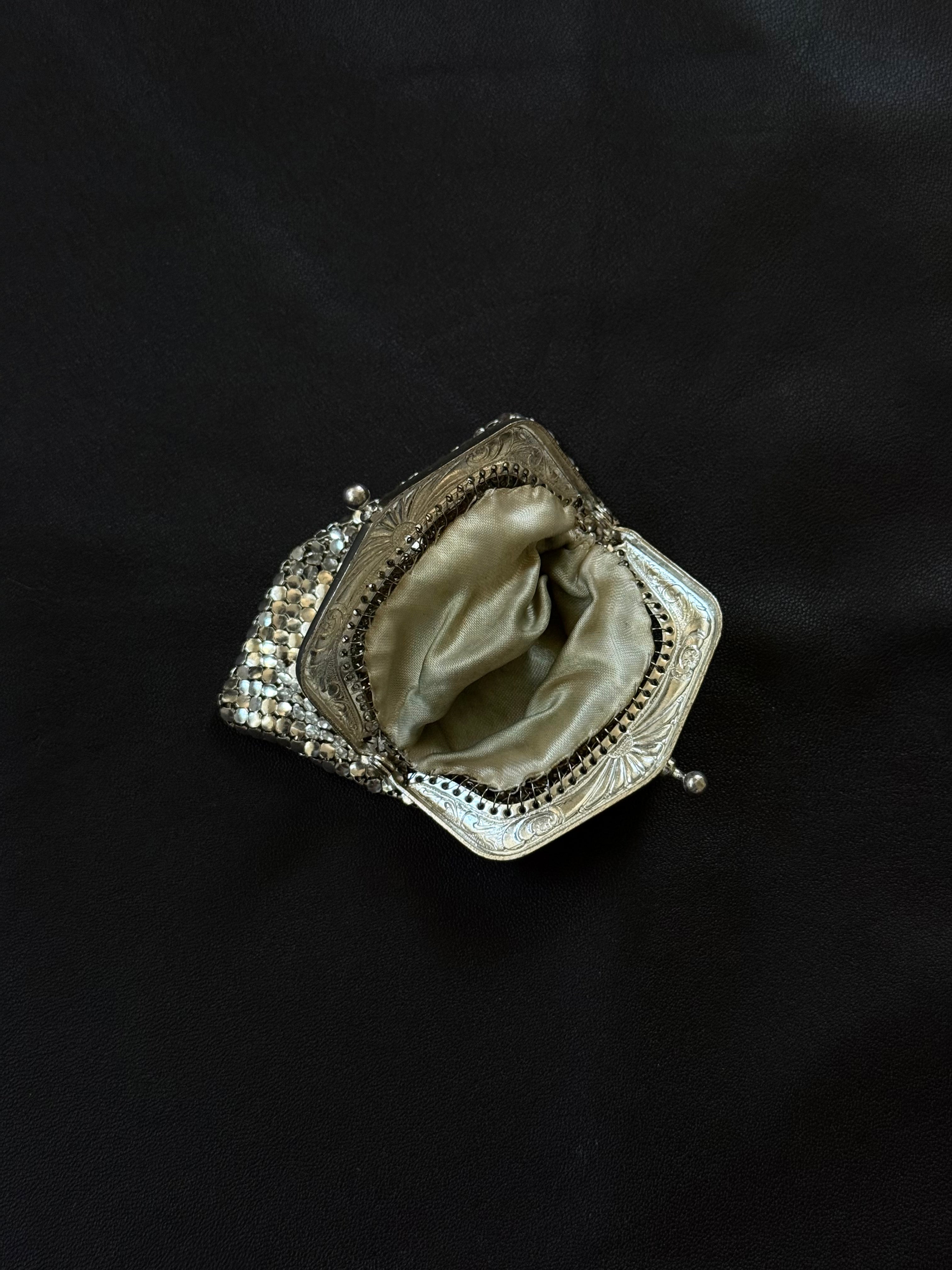 Metal Vintage Coin Purse (Silver)