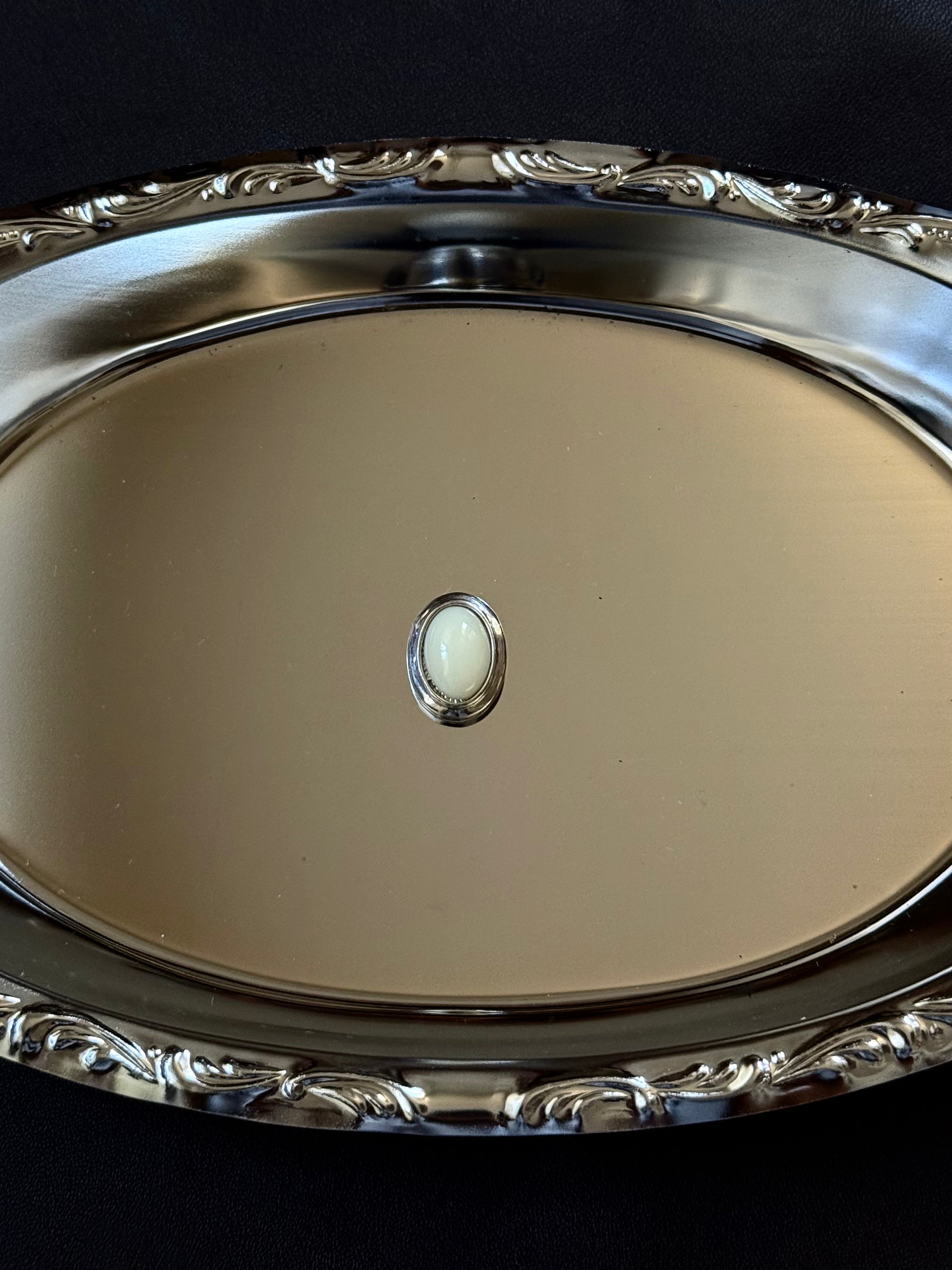 Small Opaline Glass Oval Charm